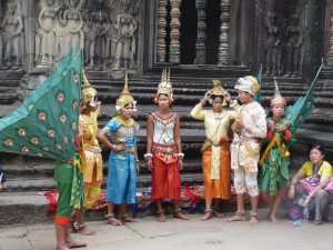 Tanzgruppe in Angkor Wat