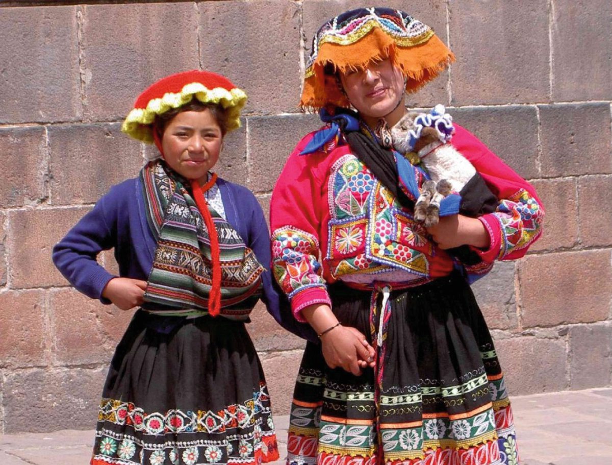 Frauen in traditioneller peruanischer Tracht