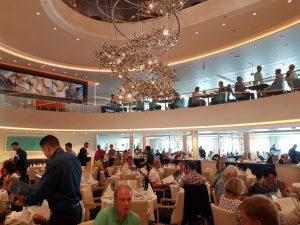 Das Restaurant Atlantik der "Mein Schiff 6" von TUI Cruises.
