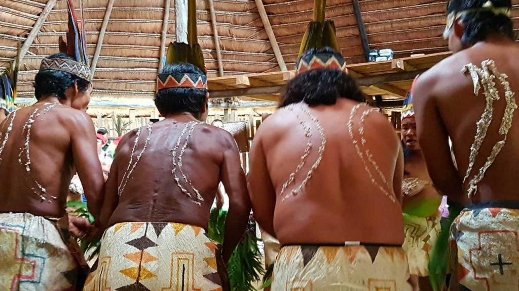 Indianer der Huitoto am Oberlauf des Amazonas