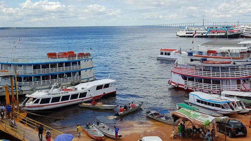 Bootshafen in Manaus