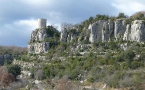 Gesteinsformationen im Nationalpark der Cevennen in Frankreich.