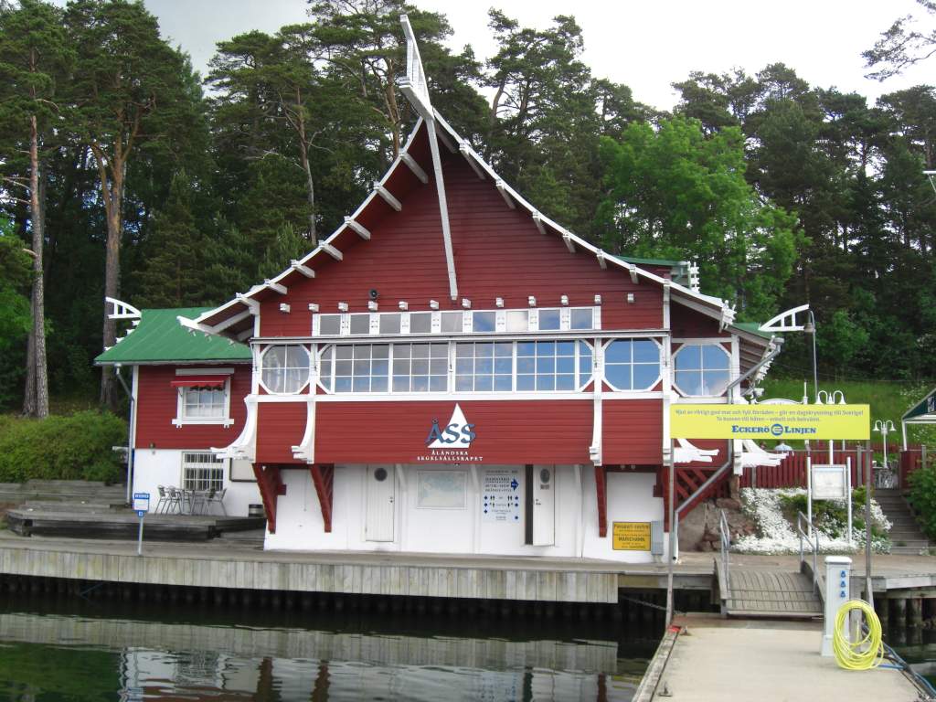 Ein Vereinsgebäude in Mariehamn, der Hauptstadt von Åland, dem Schärenparadies in der Ostsee.