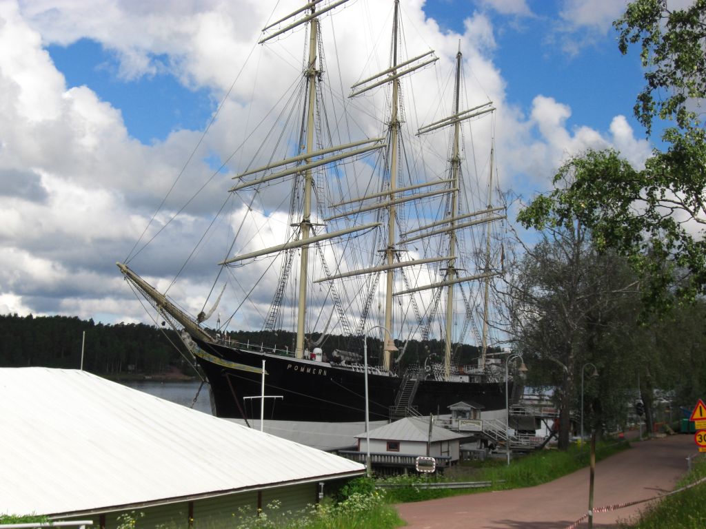 Segelschiff Pommern im Hafen von Mariehamn auf Åland, dem Schärenparadies in der Ostsee.