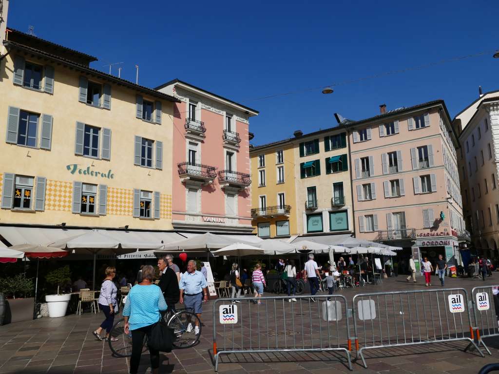 die Piazza della Riforma, die gute Stube von Lugano im Tessin, Schweiz. 