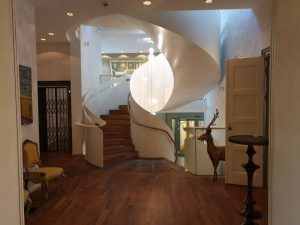 das Treppenhaus im Hotel "La Maison" im saarländischen Saarlouis