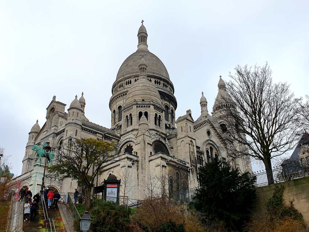 Kirche Sacré-Cœur im Pariser Stadtviertel Montmatre. 