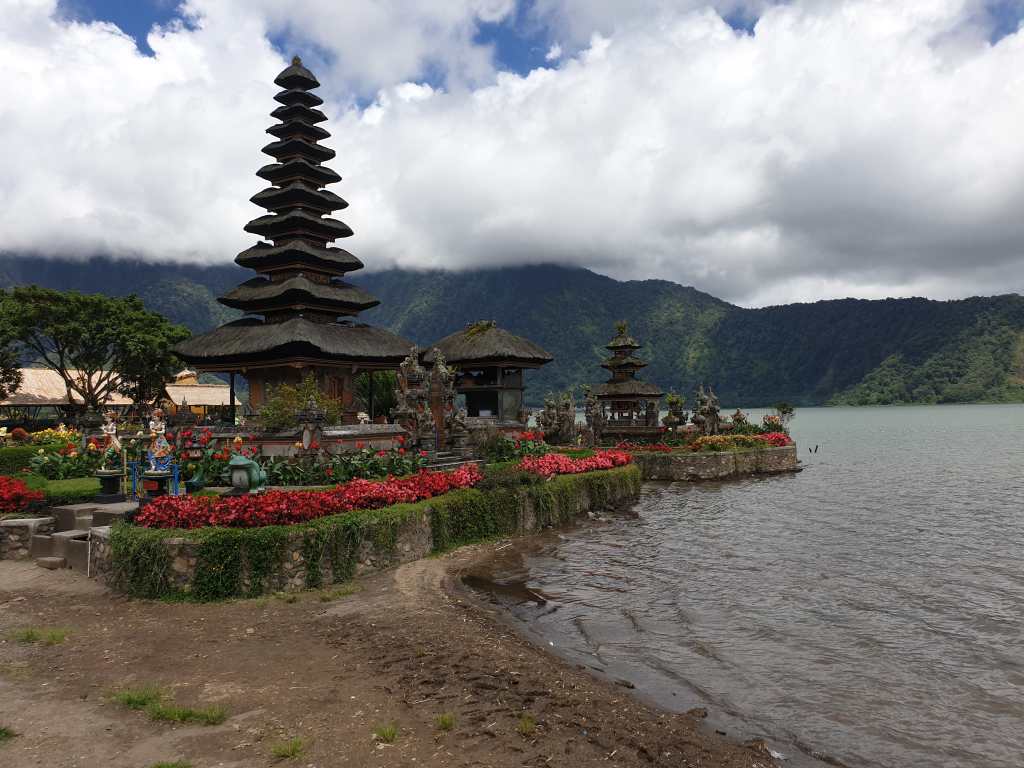 Der Pura Ulun Danu Bratan am gleichnamigen See ist einer der schönsten Tempel Balis.