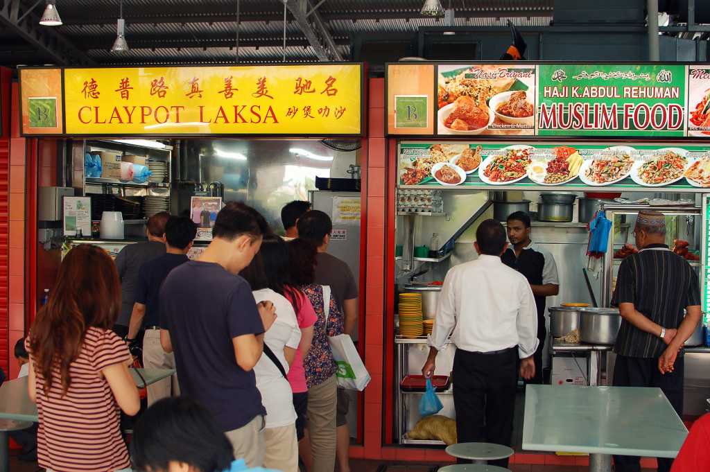 Sie sind das kulinarische Herz Singapurs: die Hawker Centers. 