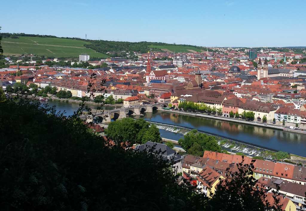 Blick auf Würzburg von der Festung Marienberg.