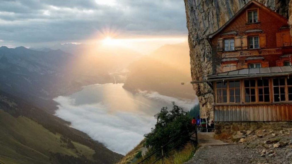 das Gasthaus Aeschen im Alpsteinmassiv im Appenzellerland, Schweiz