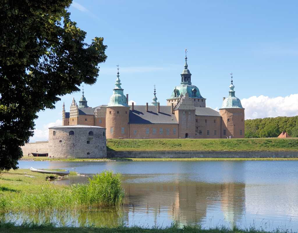 Mehr Festung als Schloss: das Schloss von Kalmar in Smaland, Schweden. 