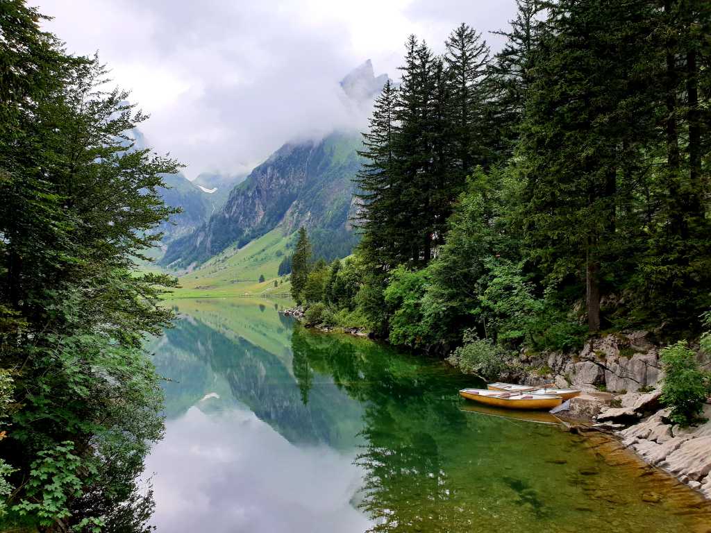 der Seealpsee im Appenzellerland, Schweiz. 