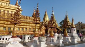 ... einer der vielen Tempel in Myanmar