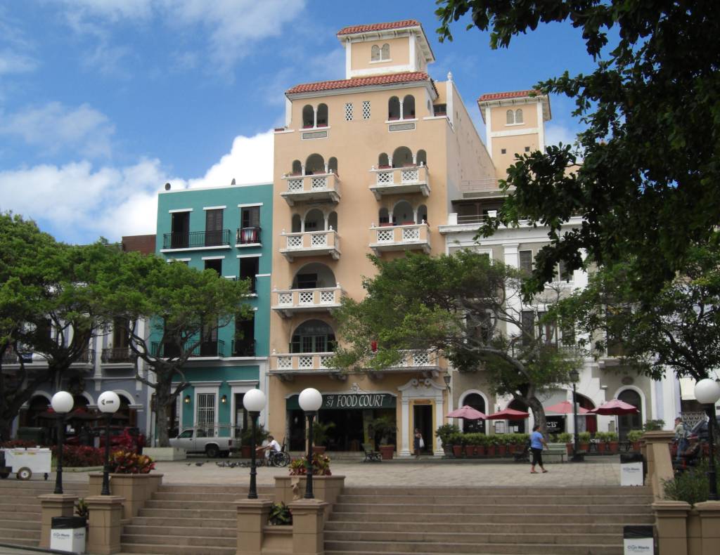 Häuserzeile in San Juan, der Hauptstadt der Karibikinsel Puerto Rico