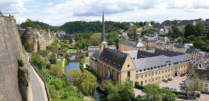 Blick von der Luxemburger Oberstadt zum Stadtteil Grund
