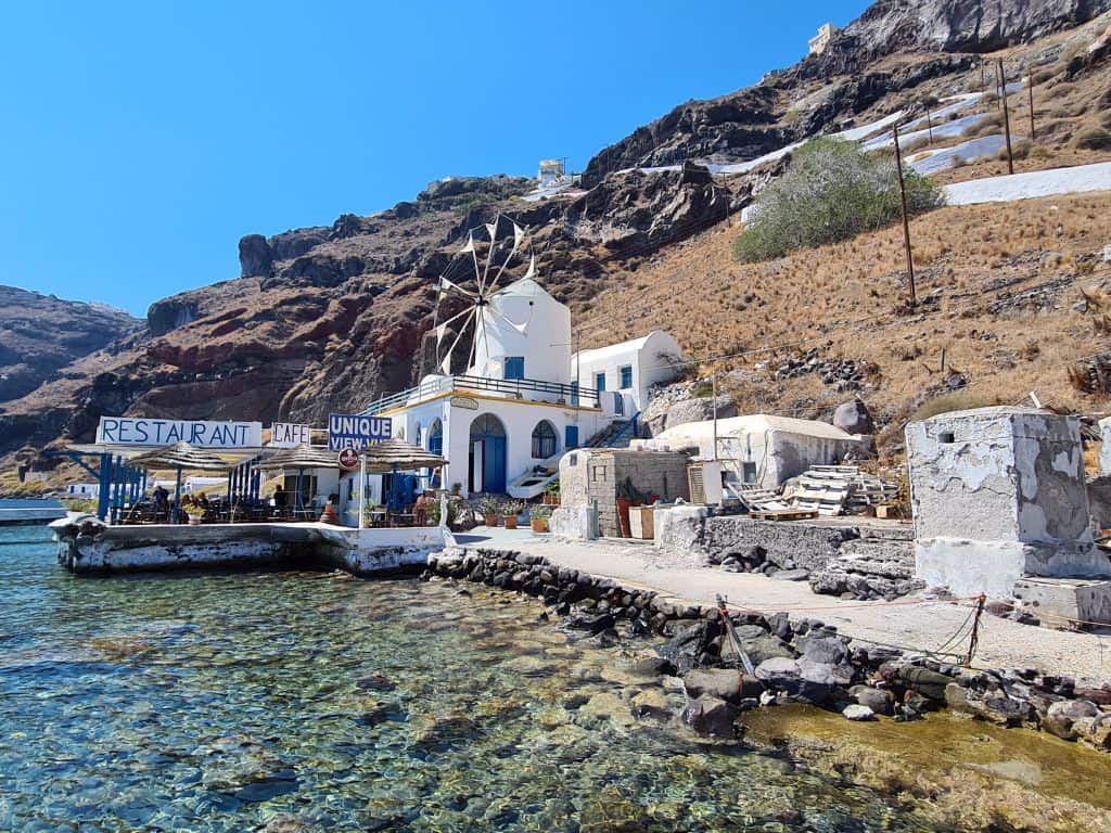 die Insel Thirasia bei Santorin, Griechenland