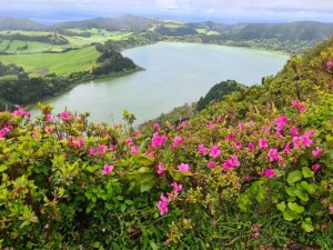 der Lagoa das Furna auf der Azoreninsel Sao Miguel