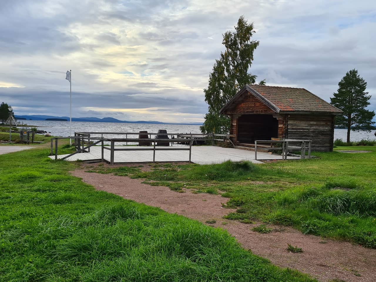 am Ufer des Siljansees in der schwedischen Provinz Dalarna