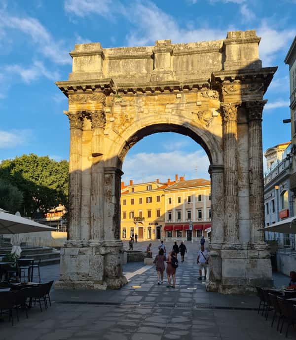 Triumphbogen in Pula, Kroatien