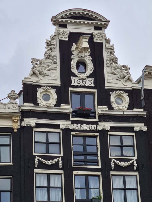Hausgiebel in Amsterdam, Niederlande