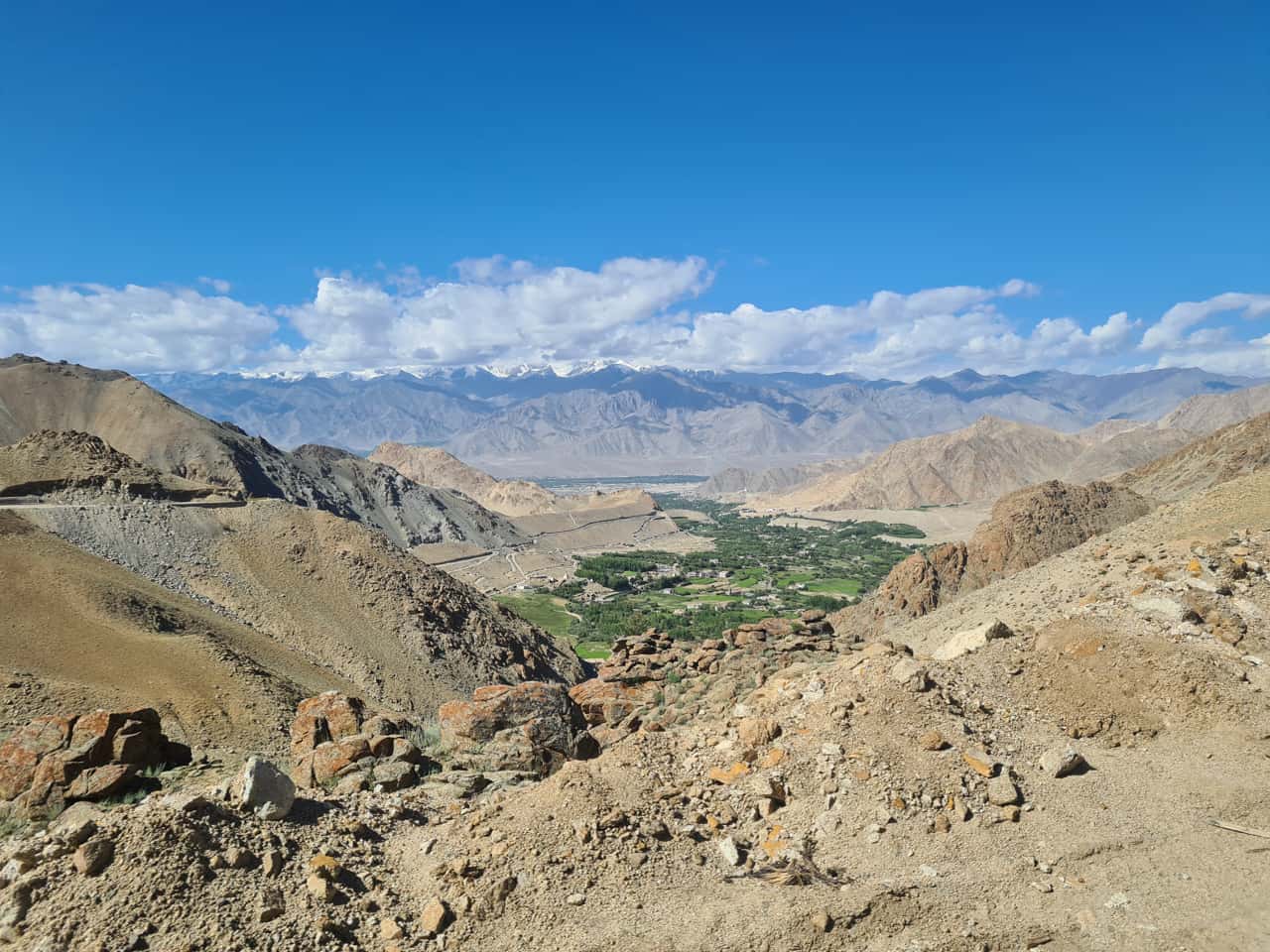 auf dem Weg zum Khardung La-Pass in Ladakh im Norden Indiens, im Himalaya