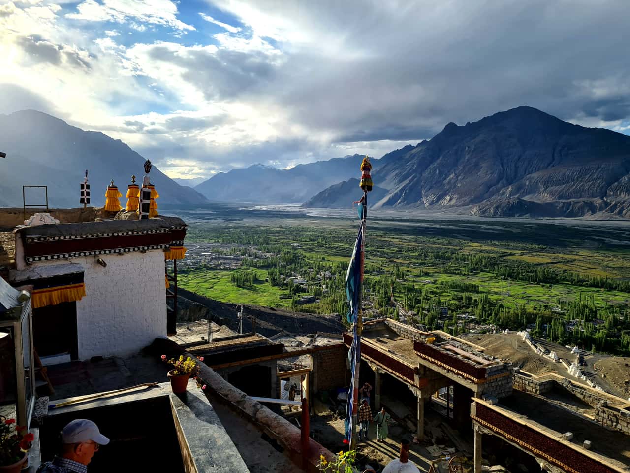 Blick vom Kloster Diskit ins Nubra-Tal, in Ladakh im Norden Indiens, im Himalaya