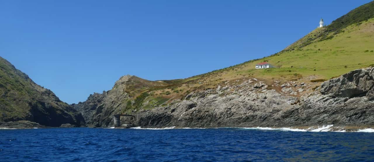 der Leuchtturm auf der Cape Brett-Halbinsel in der Bay of Islands auf Neuseelands Nordinsel