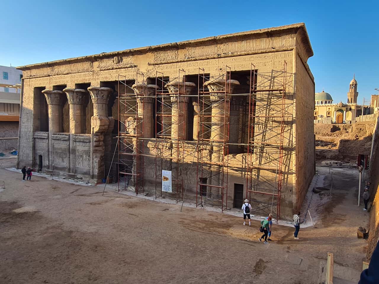 Blick auf den Chnum Tempel in Esna, Ägypten