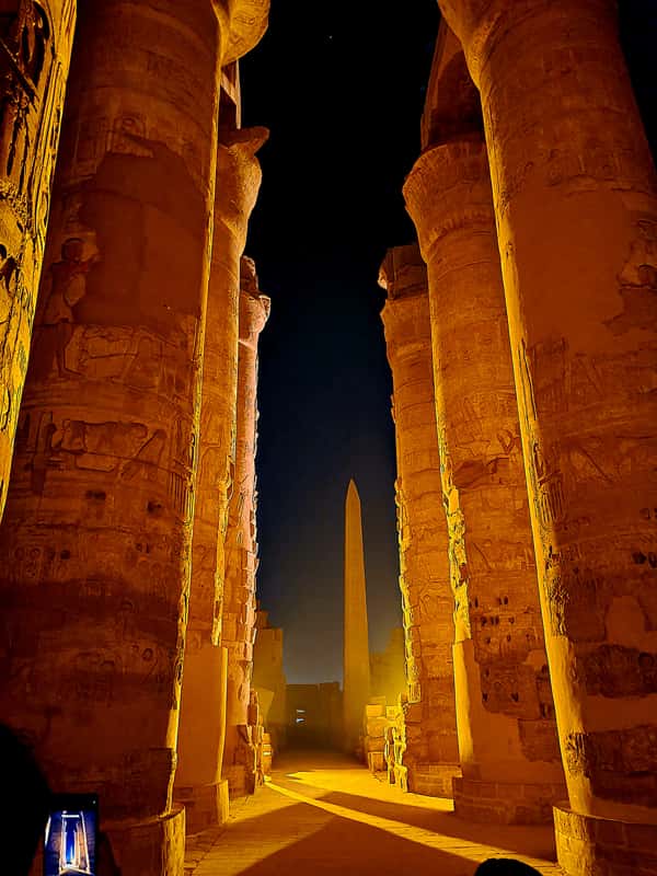 Lightshow im Karnaktempel in Luxor, Ägypten