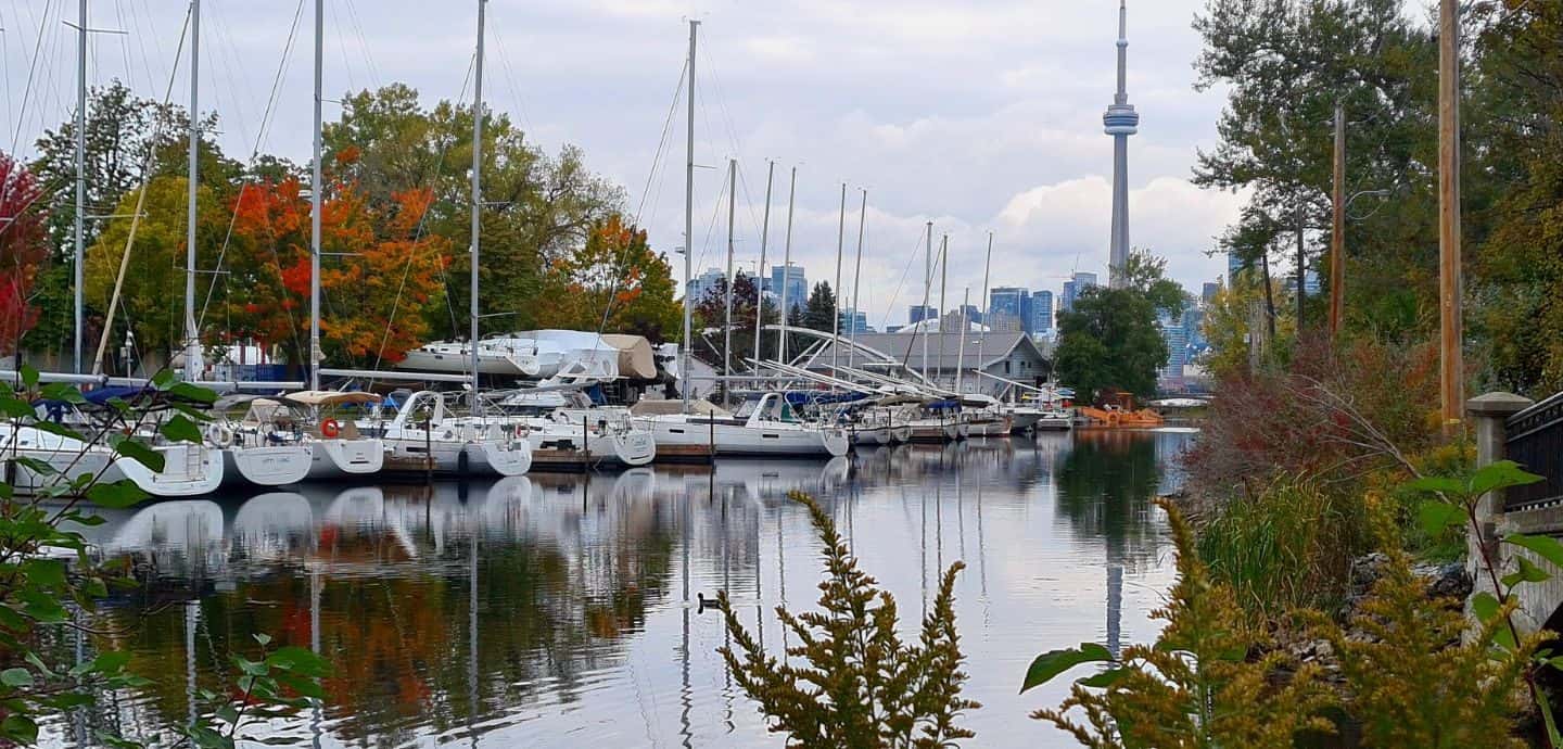 Blick von den Toronto Islands zur Skyline von Toronto, Kanada