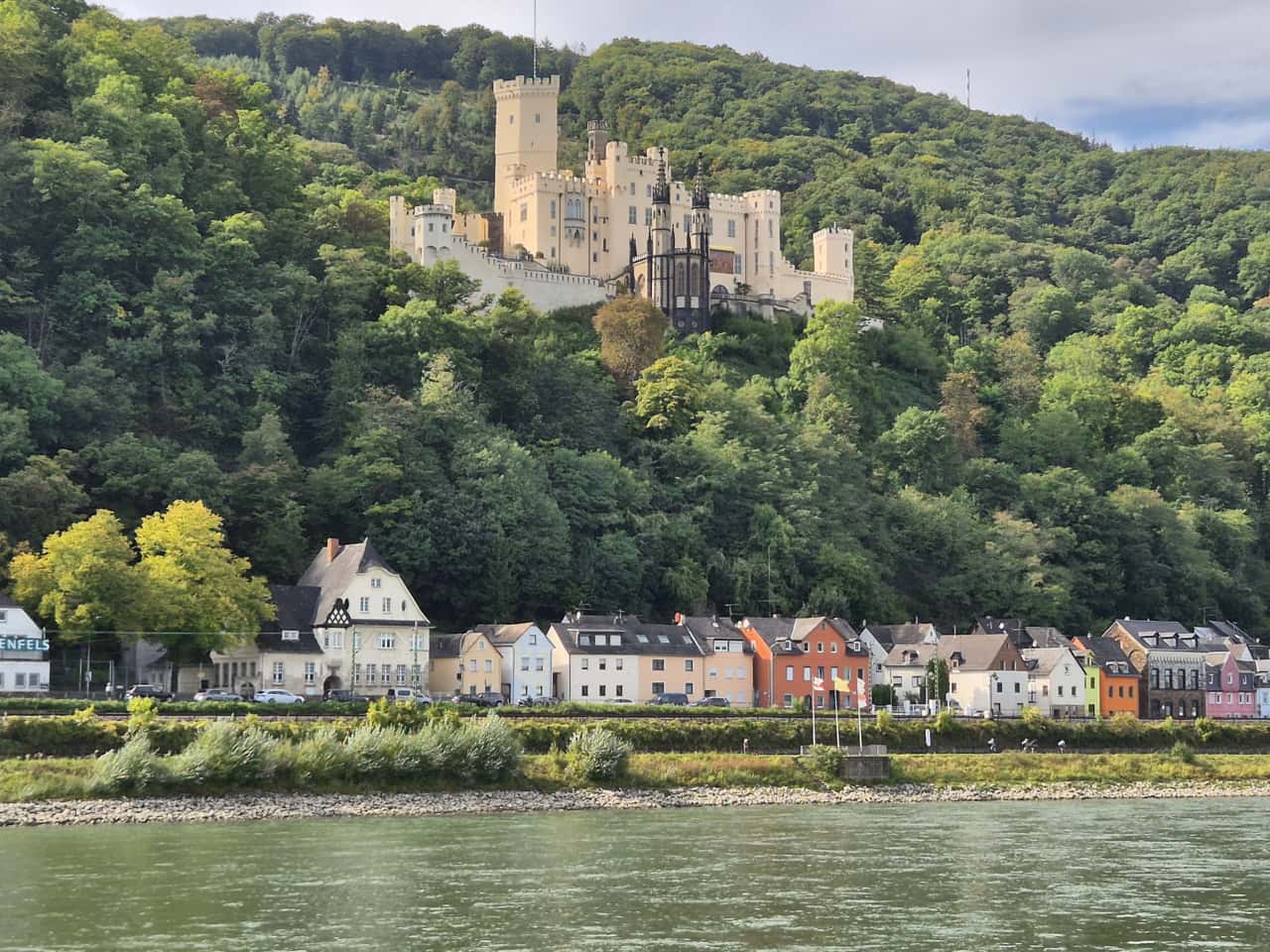 die Burg Stolzenfels bei Koblenz