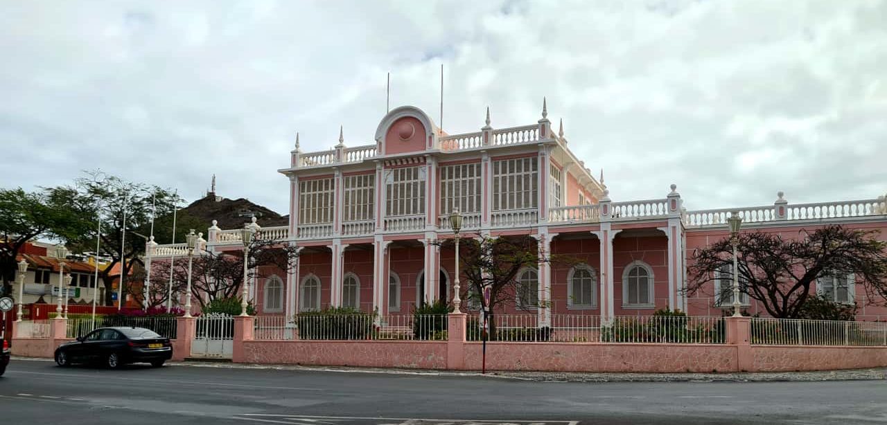Palácio do Povo in Mindelo auf der Kapverdeninsel São Vicente 