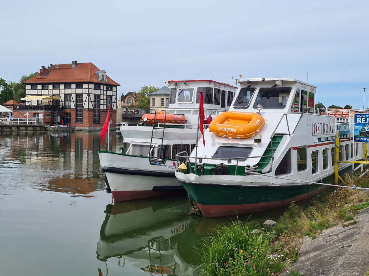 Der kleine Hafen für Ausflugsboote auf dem Oberländer Kanal in Elblag